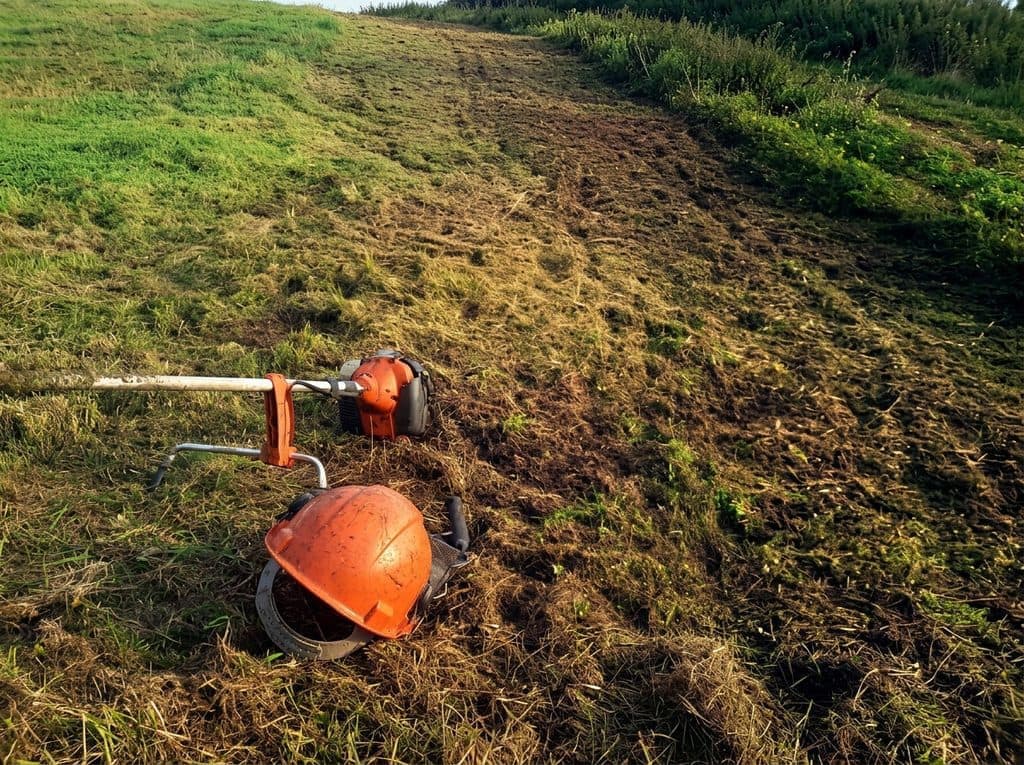 Desbroce de fincas en Boiro